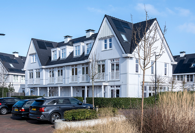 witte grote woning in noordwijk